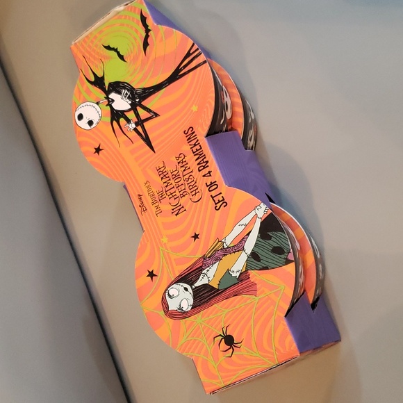 Set of 4 nightmare before Christmas stoneware ramekins NEW - Picture 2 of 6